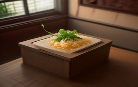 编辑团队正在电脑屏幕前核查内容链接有效性，办公室环境整洁，体现严谨的内容审核流程